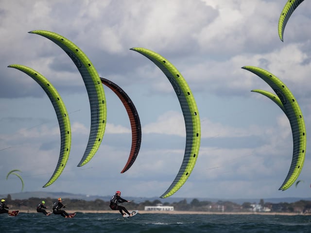 Competitors race during qualifying
(Photo by Ryan Pierse/Getty Images)