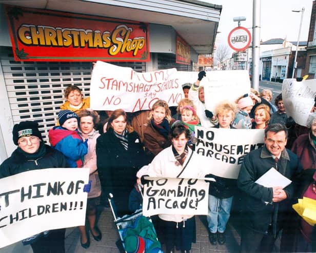 A protest regarding an arcade on corner of Gladys Avenue, North End in March 1996 PP154