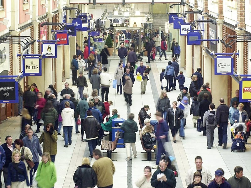 Crowds wander through Gunwharf Quays during the official opening on February 28, 2001. Picture: Luke MacGregor 011979-3_Gunwharf