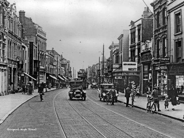Gosport Theatre Cinema in High Street in the 1930's
Picture: Costen.co.uk