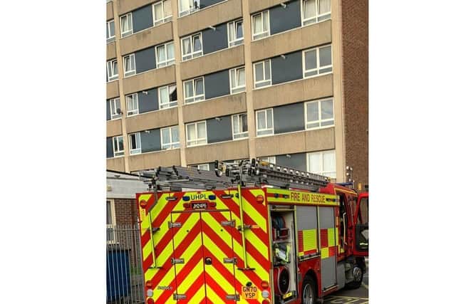 Crews from Hampshire and Isle of Wight Fire and Rescue Service attended a small kitchen fire in Southsea.