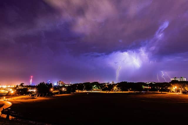 Thunderstorm lightning Shaun Roster