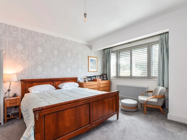 The listing says: "We are proud to present to the sales market, Rhue Cottage. This exceptional five bedroom detached property is situated on Hollow Lane, Hayling Island and offers an abundance of off road parking and some of the best energy efficiency we have seen."