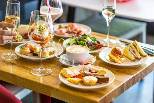Slug and Lettuce is offering a Mother' Day bottomless brunch which would be perfect for someone who likes a mimosa or two. The brunch session will last two hours for the price of £30 per person and customers can chose from a range of alcoholic drinks which can be served throughout their brunch. If customers want to upgrade their bottomless brunch to have bottomless pornstar martinis, it will cost an additional £10 per person and everyone in the party must upgrade. The menu offers pancakes, a range of different breakfast dishes and if you want a main meal, you can pay an additional £3. The main meals include burgers and wraps with chips.
Bottomless brunch needs to be prebooked and for more information go to the Slug and Lettuce website.