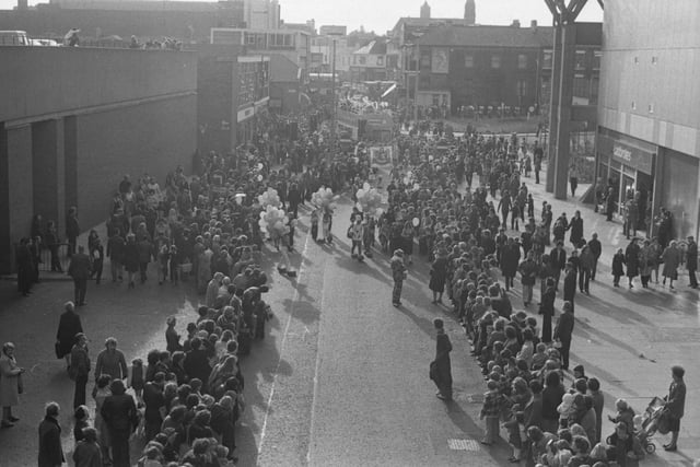 Santa Claus and Buzby, the Post Office TV advertisement character, came to Sunderland when they took part in a parade through the town, ending up with Santa taking "residence" in Binns store toy department. Were you there for the Santa parade in 1978?