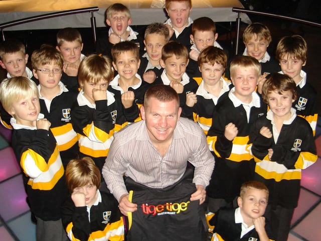 Portsmouth RFC U9s with Tiger Tiger general manager Jon Saunders