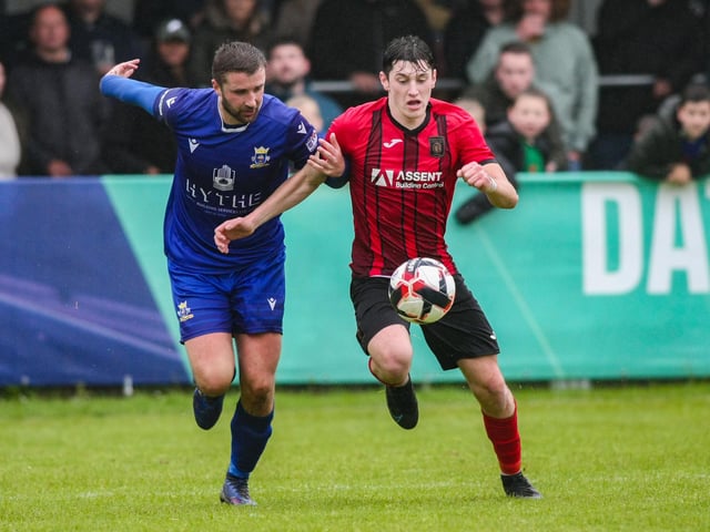 Baffins (blue) v Petersfield. Picture by Nathan Lipsham