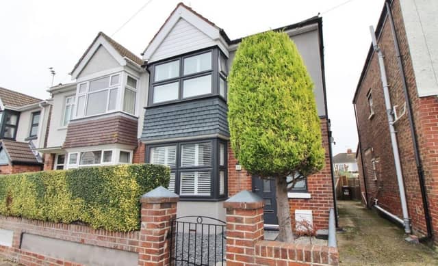 This property is formed of three bedrooms, one bathroom and one reception room.