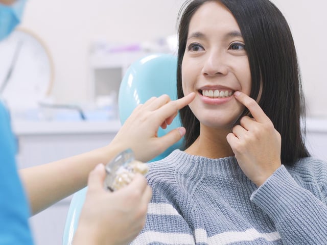 Dr M C Omar & Associates Dental Practice in Eastney Road, Southsea has a rating of 4.3 from 21 Google reviews. One patient said: "I just had my first appointment here, and cannot rave enough about how good the practice is."