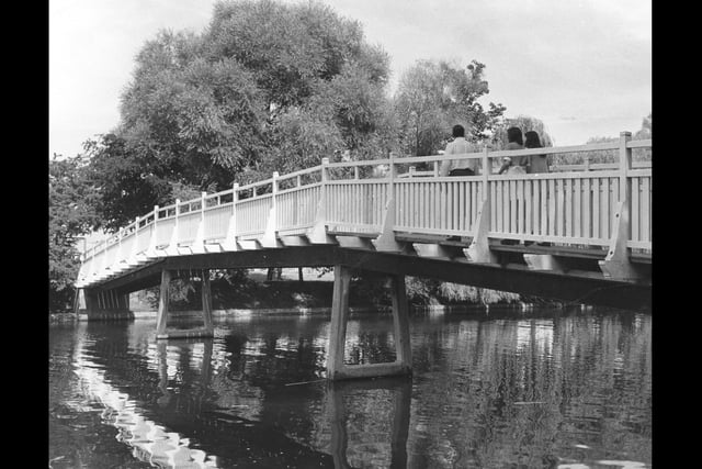 The Hilsea moat bridge next to the Lido in 1975. The News PP4831