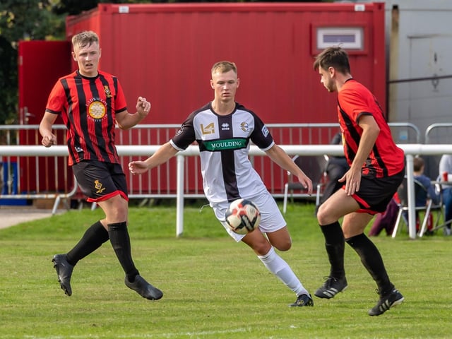 Fleetlands (red/black) v Bemerton. Picture by Mike Cooter