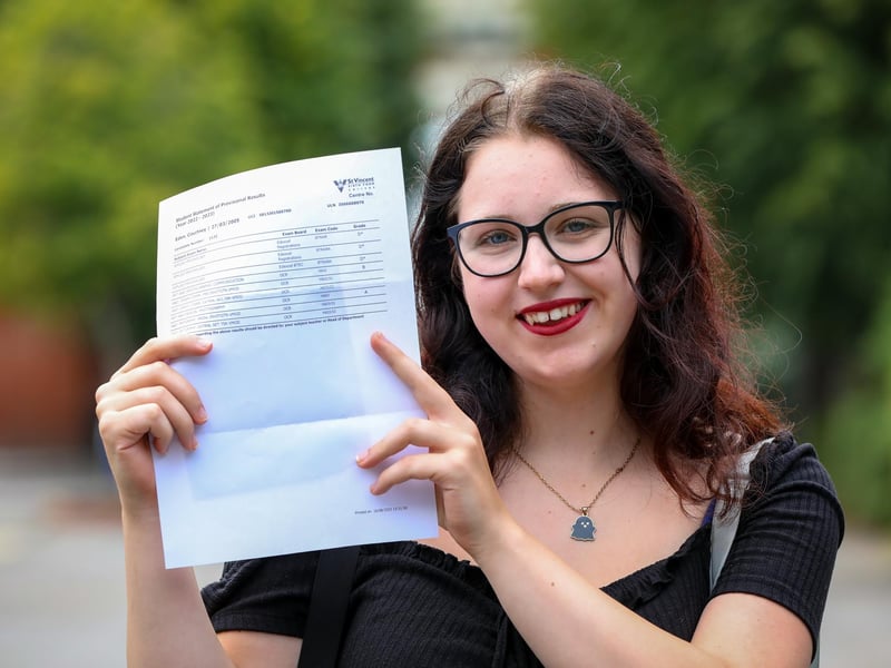 Courtney Eden has Disctinction*, A, B, and is going to study Photography at Bournemouth University.
Picture: Chris Moorhouse (jpns 170823-15)