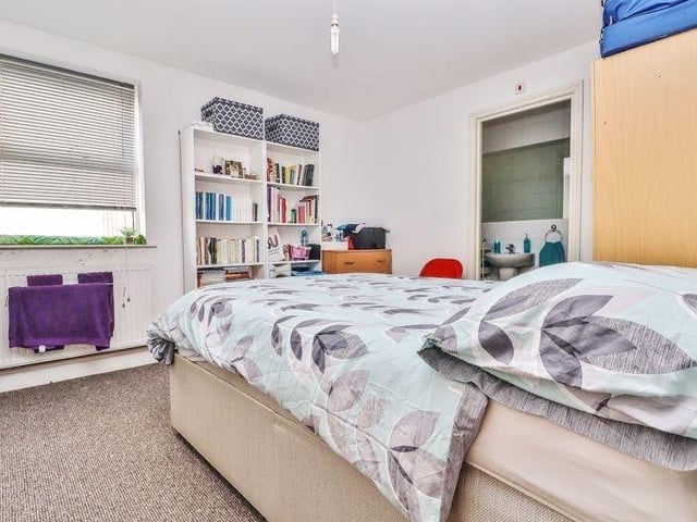 This two bedroom ground floor apartment is located in SeaView Apartments, in South Parade right on the Southsea seafront and next to the promenade