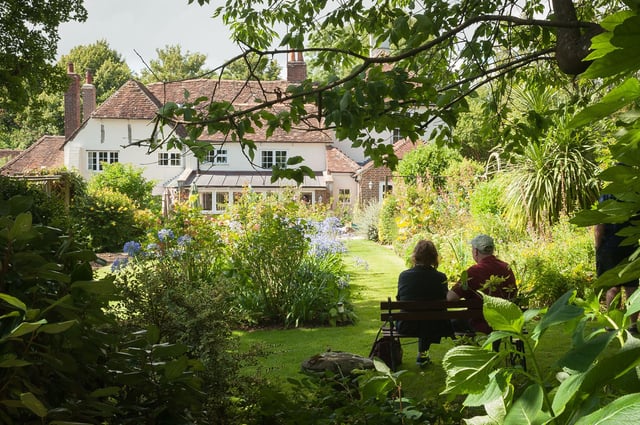 Hill Farm House opened its garden to the public to raise money for the Rowans Hospice.
Picture: Keith Woodland (160005-009)