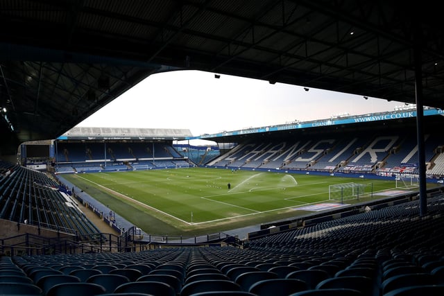 Capacity: 39,732; Average attendance: 25,157.