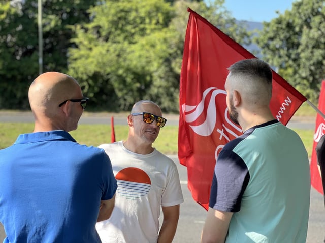 Members of the Unite union at Eaton Ltd - an aerospace firm in Segensworth - have gone on strike today amid an ongoing row over pay.