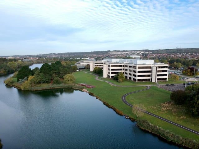 One lap of Lakeside is around 1 mile so you can tailor how many laps you do to your level of fitness. Whether grabbing your running shoes at your lunch break or after work, this a convenient route popular with runners.