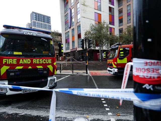 Hampshire Fire & Rescue at the aftermath of a fire at Costa Coffee, Isambard Brunel Road, Portsmouth
Picture: Chris Moorhouse (291025-28)