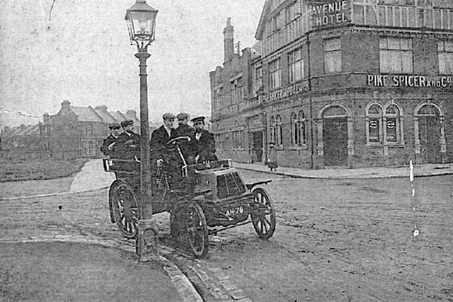 Located on Twyford Avenue in Stamshaw, The Hotel Avenue was another one of A E Cogswell's boozers. Designed for the Pike Spicer brewery it offered bed and breakfast until its closure in early 2012. It has since been turned into apartments.