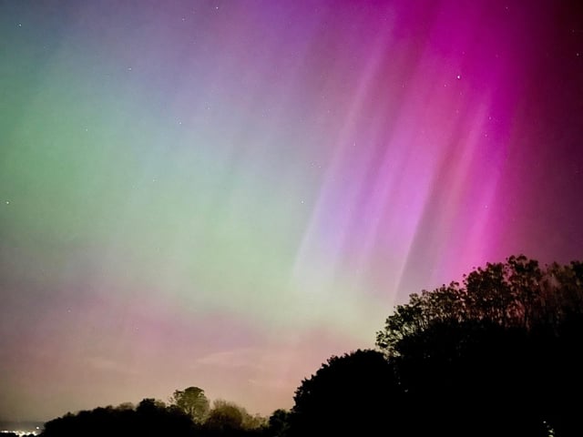 A view of the Northern Lights from Portsdown Hill.