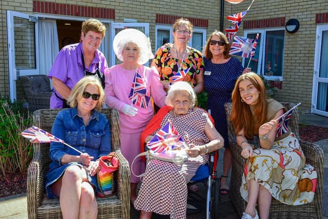 Residents from Pear Tree Court celebrated the Platinum Jubilee. 