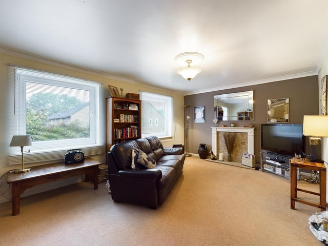 Holcot Lane, Anchorage Park. 4 bedroom house with off- road parking. £360,000