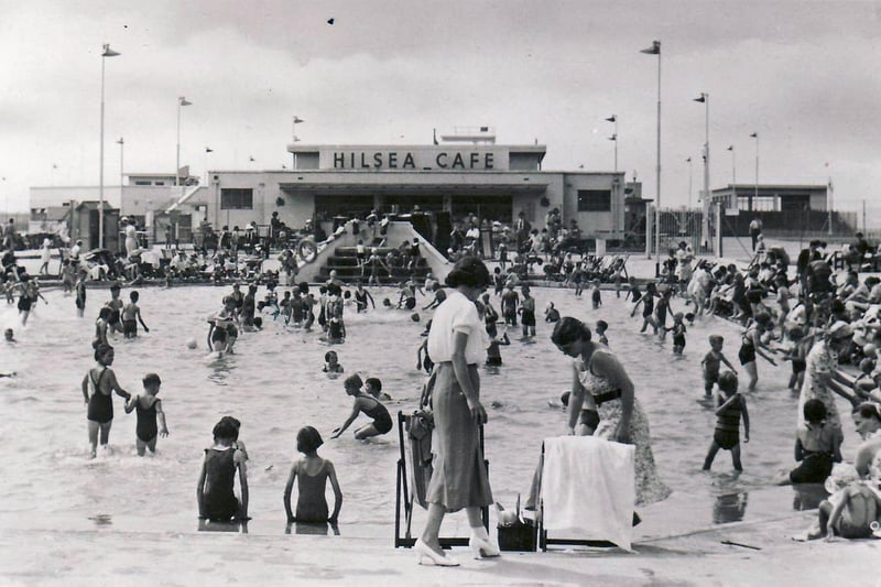The paddling pool and cafe at Hilsea Lido, Portsmouth, possibly in the late 1940s.
