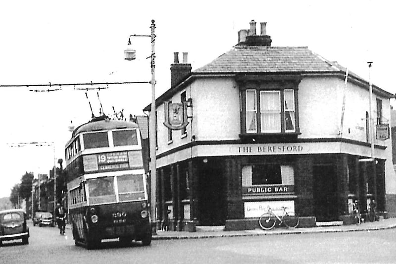 The Beresford pub we see this area of Stamshaw in 1954, when Twyford Avenue had two-way traffic.