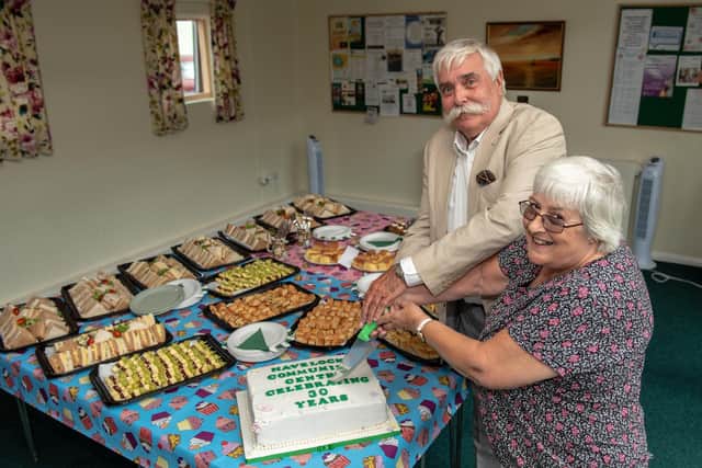 Pompey Pensioners' chairman Steve Bonner with Havelock Community Centre  chair, Jan O'Neill. Picture: Vernon Nash (180412-005)