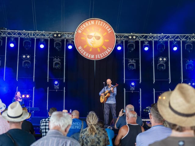 Jim Malcolm & Beth Malcolm performing at Wickham Festival