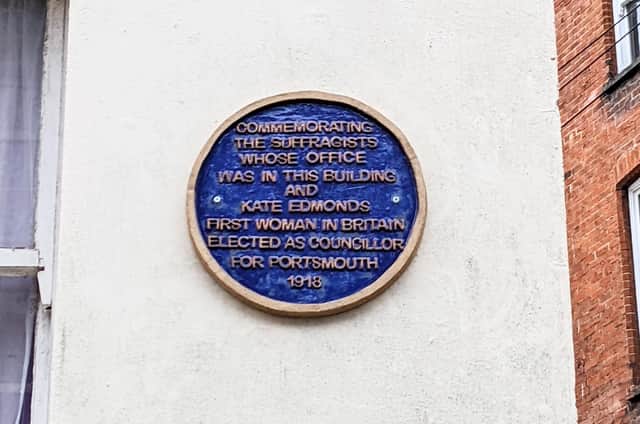 A new blue plaque has been installed in Southsea commemorating Kate Edmonds, who became the city's first woman elected as a councillor in 1918, along with the activist suffragettes who supported her.