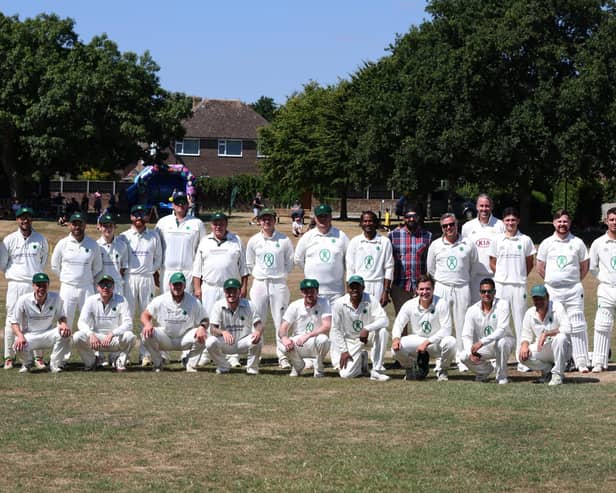 The two Bedhampton teams, plus special guests
Picture: Sam Stephenson.