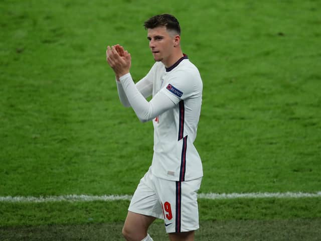 Portsmouth hero and England footballer, Mason Mount, recorded a message to Sophie Fairall, 10, as she battled terminal cancer. Pictured: Mason giving a round of applause during a game. Photo: David Klein / Sportimage