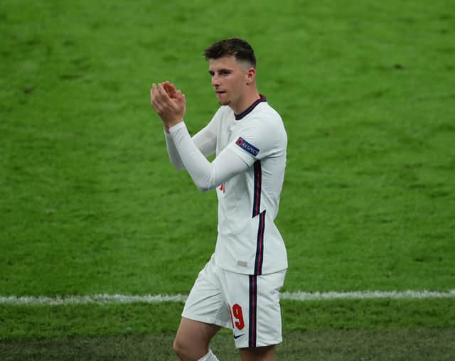 Portsmouth hero and England footballer, Mason Mount, recorded a message to Sophie Fairall, 10, as she battled terminal cancer. Pictured: Mason giving a round of applause during a game. Photo: David Klein / Sportimage