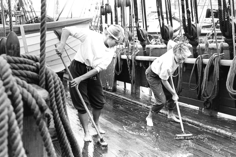 Kaskalot crew members Andy Oliver, from California, and Carol Eltringham, from Gloucester, put their backs into a task that is child's play compared to the fate which befell the unfortunate convicts on the First Fleet, 1987. The News PP5481