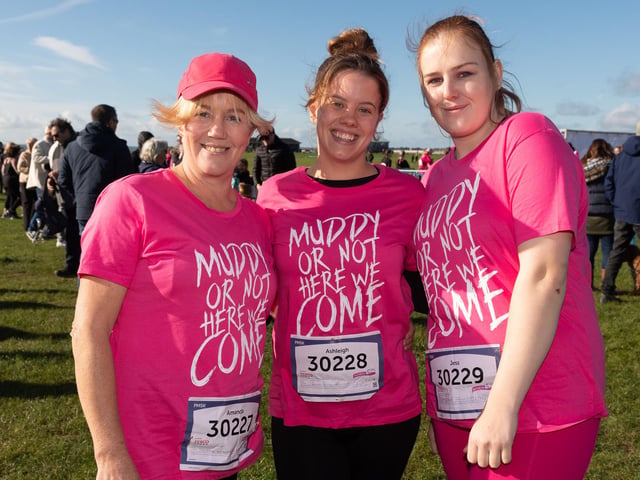 Amanda Taylor, Ashleigh Windwood, Jess Handley (301021-262)