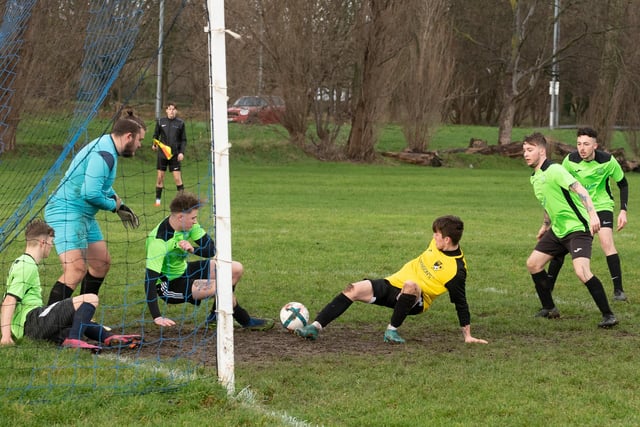 Bedhampton Village A (green) v Fratton Trades Reserves. Picture by Keith Woodland