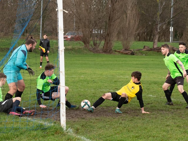 Bedhampton Village A (green) v Fratton Trades Reserves. Picture by Keith Woodland