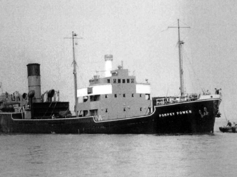 Pompey Power collier launched 1948
