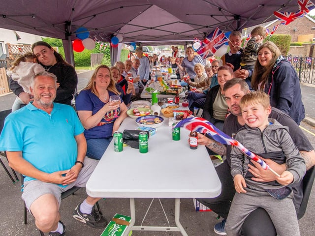 Platinum Jubilee parties across Portsmouth on Sunday 5th June 2022
Pictured: Celebrations at Boundary Way, Havant
Picture: Habibur Rahman