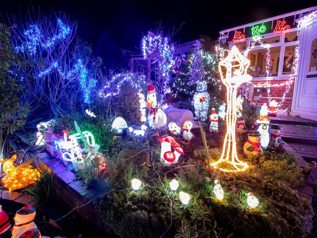 Pictured: Christmas lights at Bill and Barbara Wright's home in Portchester on Monday 4th December 2023

Picture: Habibur Rahman