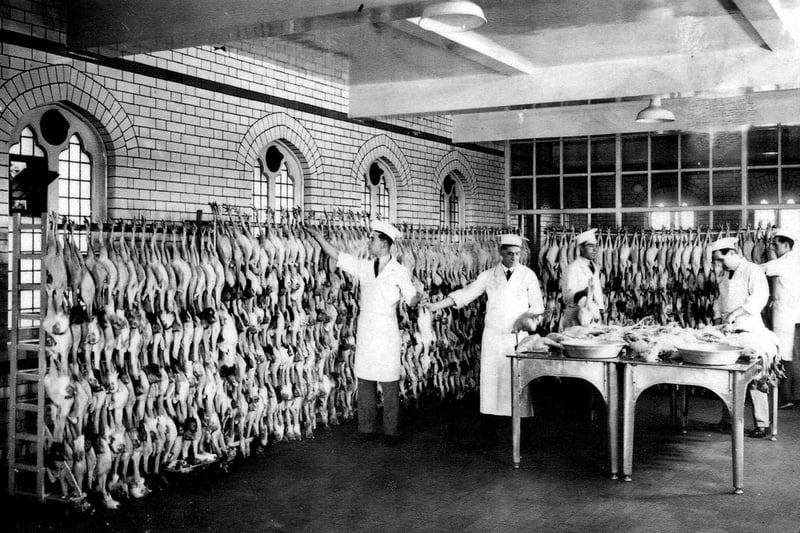 Shippam's cold room sometime in 1939 we see chefs from the Shippam's factory in Eastgate, Chichester. They are preparing chickens for Shippam's chicken & ham paste.
Sent in by Reg Sharp of Mill Road, Fareham  he tells me he went to the factory on a school outing and was given a this postcard, a jar of paste and a wishbone!