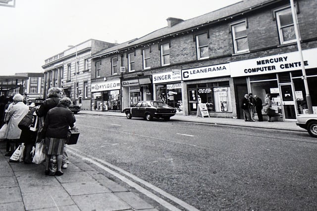 Remember these businesses on Stephenson Place in 1985?