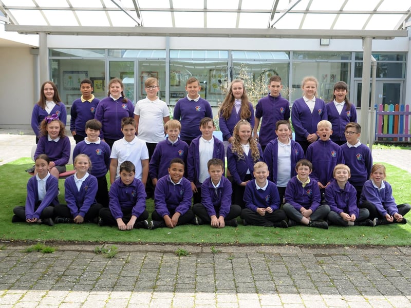 Year 6 Leavers 2021 Barncroft Primary School Park Lane Havant  Kuma Class  FORMAL