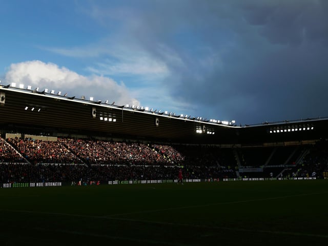 Capacity: 33,597; Average attendance: 27,109.