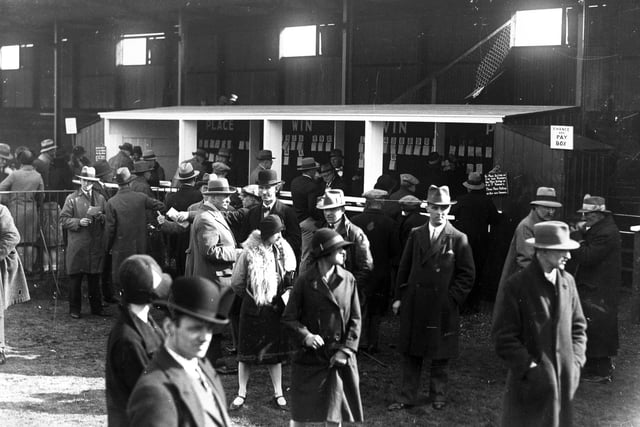 Wymering racecourse was packed in the 1930's. The News PP4215