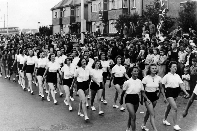 Do Your Bit week girls
Girls parade along Chestnut Avenue, Milton in the Do Your Bit week 1941.