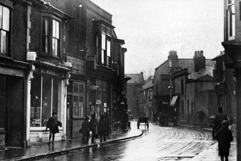 Somers Road, Portsmouth on a wet day in 1932