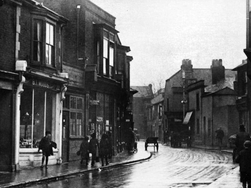Somers Road, Portsmouth on a wet day in 1932