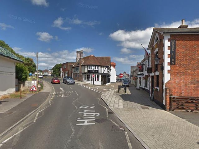 This large village is along the coast and it has a mixture of shingle and inter-tidal sand beaches. It is home to Hurst Castle and has shops, restaurants and pubs including The Wash House Bar.
